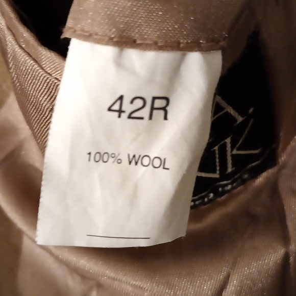 Jos. A. Bank Men's Blazer - Picture 4 of 5